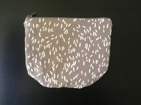 grey pouch2