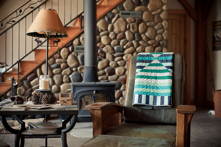 barn door quilt in cabin